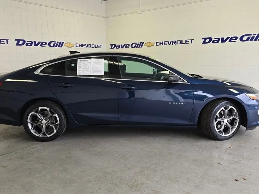 2021 Chevrolet Malibu 1LT photo 1