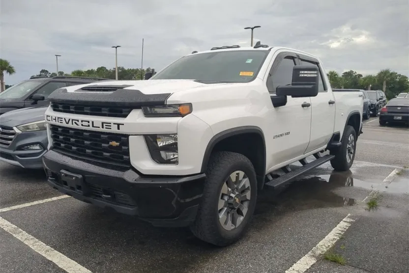 2023 Chevrolet Silverado 2500HD Custom photo 1