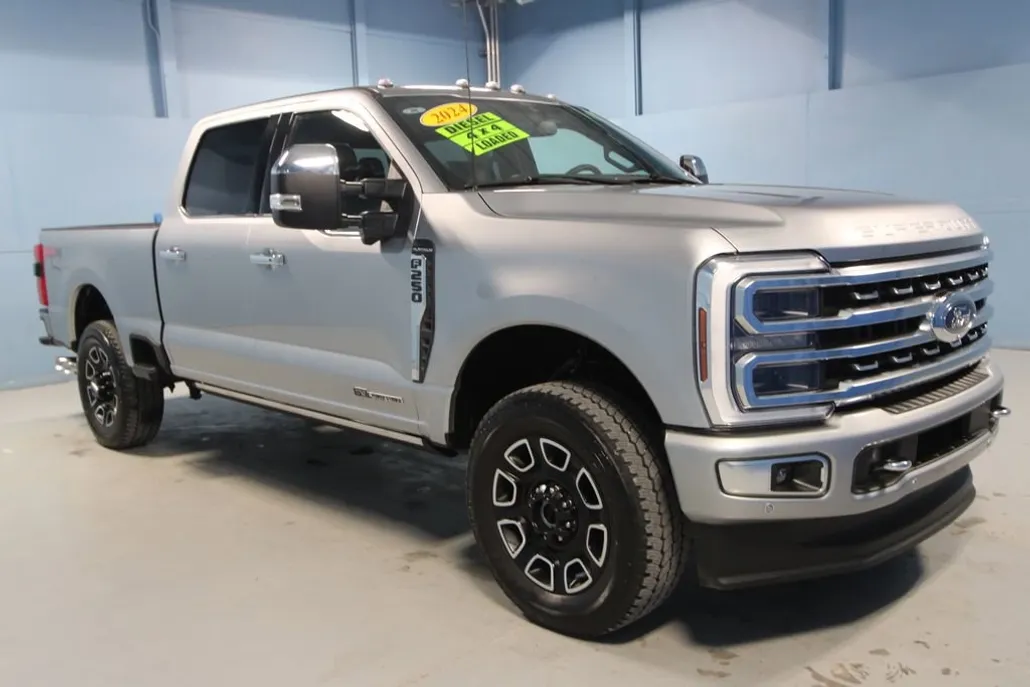 2024 Ford F-250 Platinum photo 1