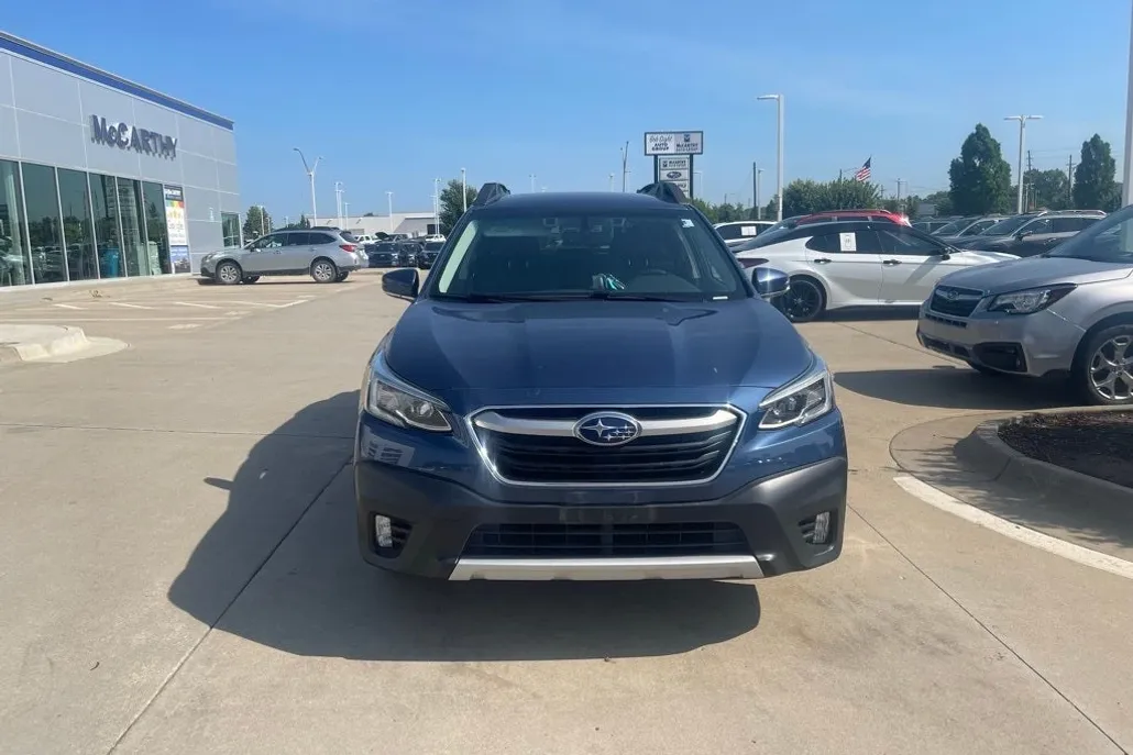 2020 Subaru Outback Limited photo 1