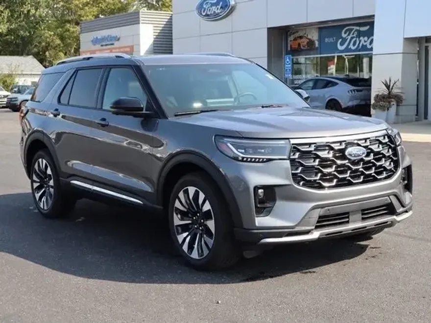 2025 Ford Explorer Platinum photo 1