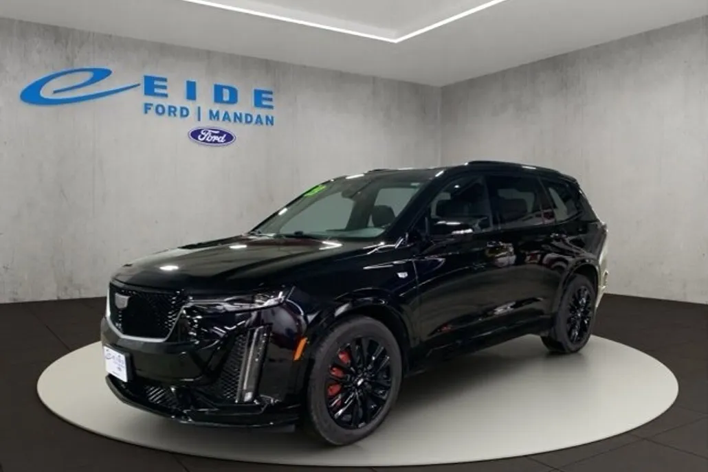 2023 Cadillac XT6 Sport photo 1