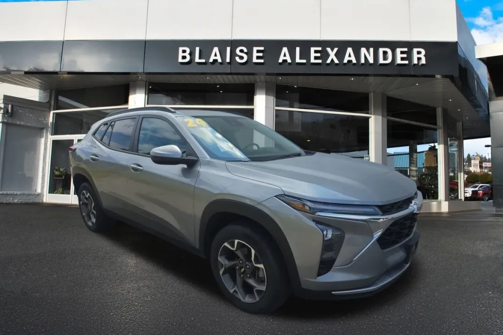 2024 Chevrolet Trax LT photo 1