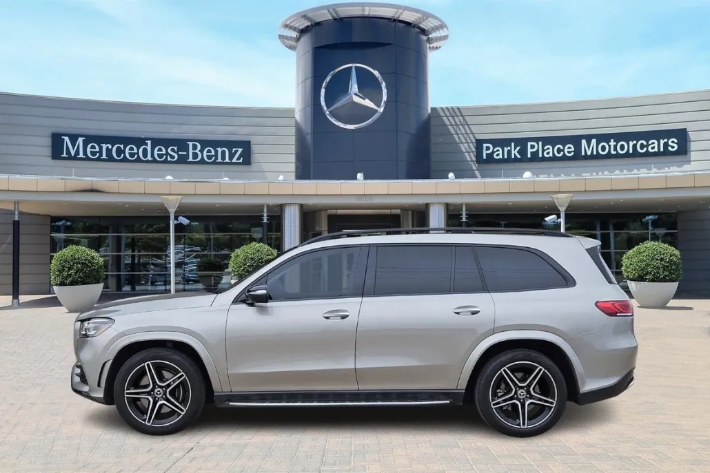2023 Mercedes Benz GLS 450 4MATIC photo 1