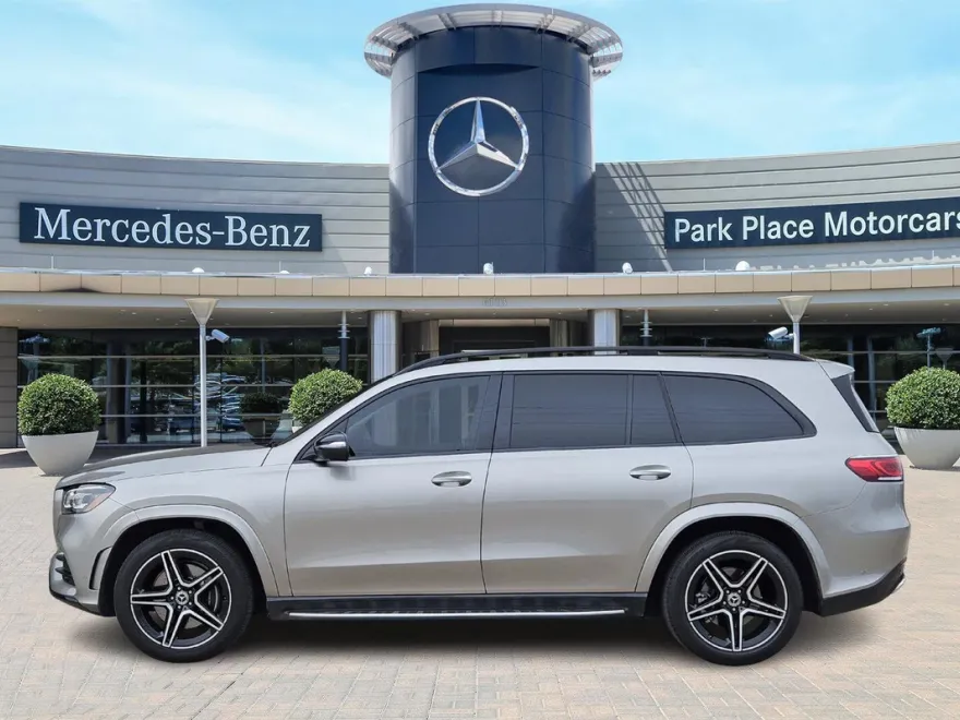 2023 Mercedes Benz GLS 450 4MATIC photo 1