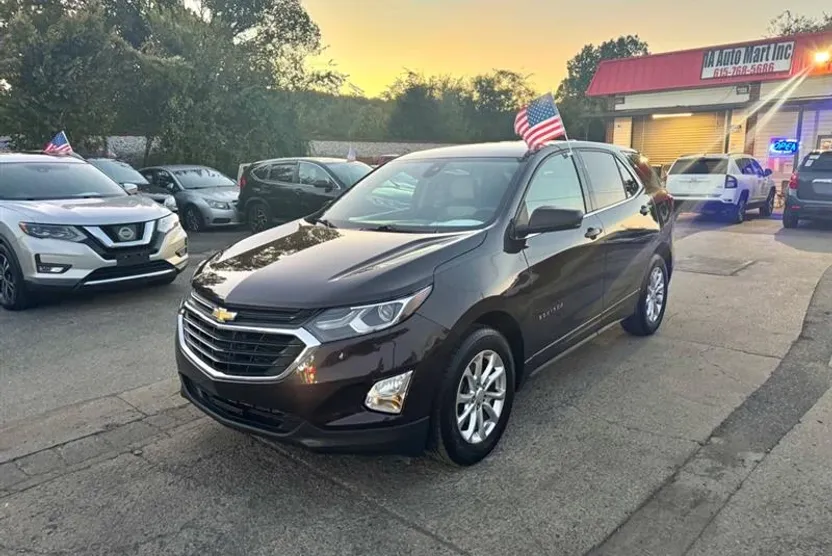 2020 Chevrolet Equinox LT photo 1