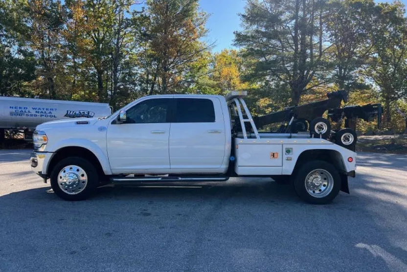 2022 Ram 5500 Laramie photo 1