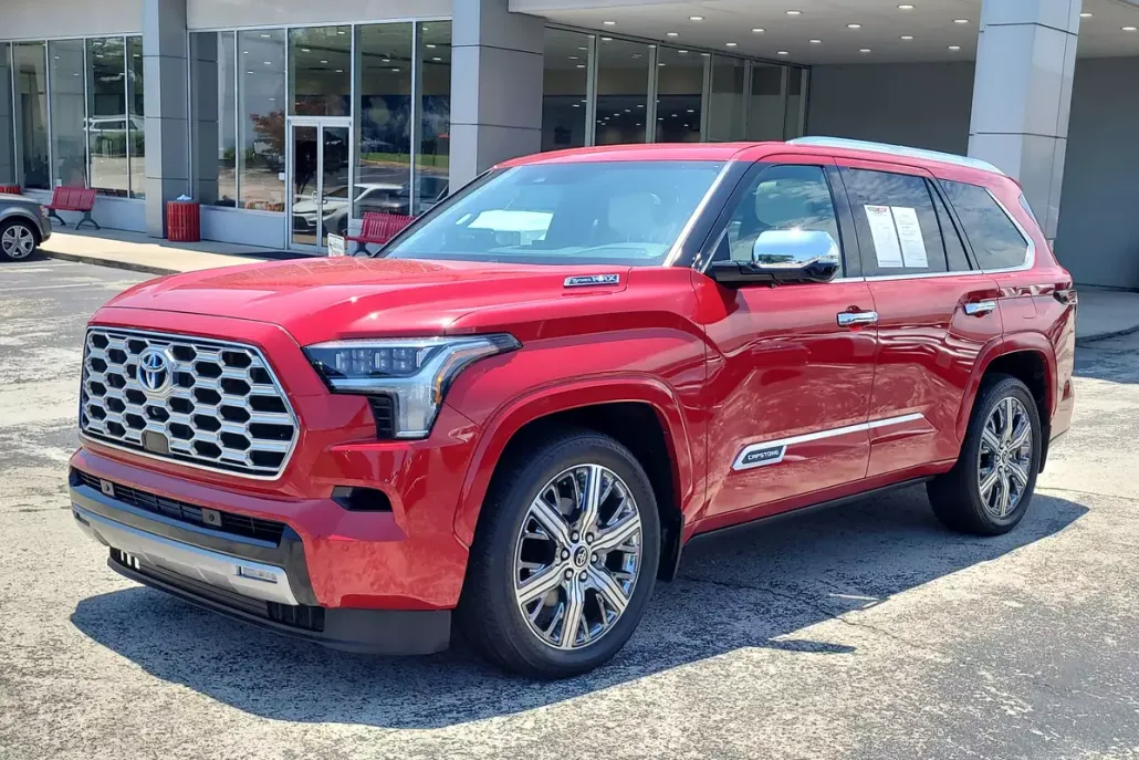 2023 Toyota Sequoia Capstone photo 1