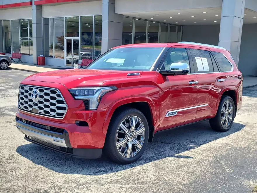 2023 Toyota Sequoia Capstone photo 1