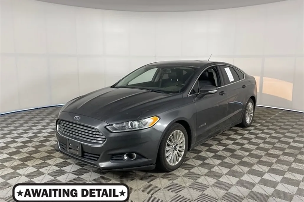 2015 Ford Fusion Hybrid SE photo 1