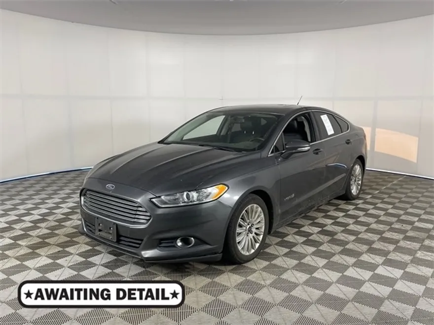 2015 Ford Fusion Hybrid SE photo 1