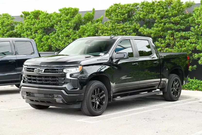 2023 Chevrolet Silverado 1500 RST photo 1