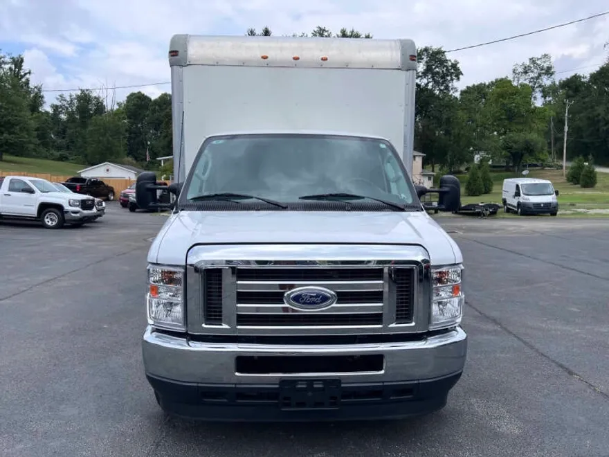 2023 Ford E-450 photo 1