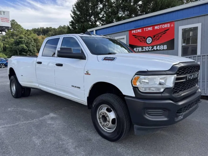 2022 Ram 3500 Tradesman photo 1