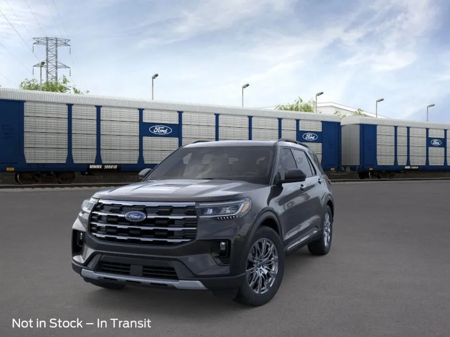 2025 Ford Explorer photo 1