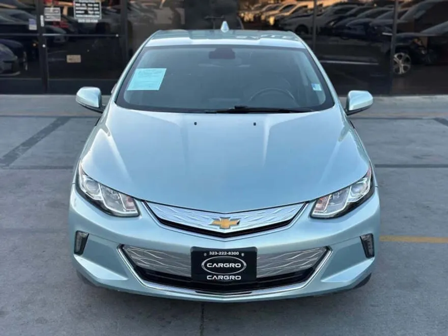 2018 Chevrolet Volt LT photo 1