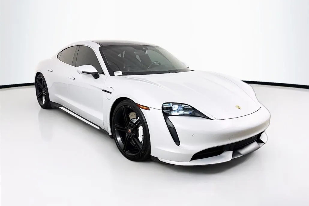 2021 Porsche Taycan Turbo photo 1