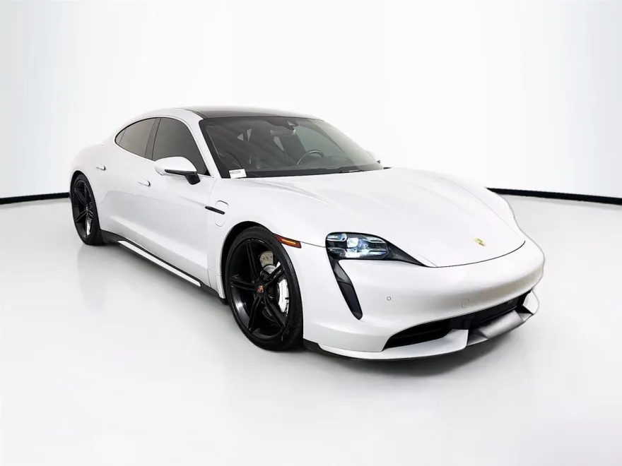 2021 Porsche Taycan Turbo photo 1