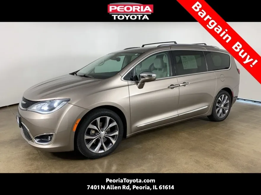 2017 Chrysler Pacifica Limited photo 1