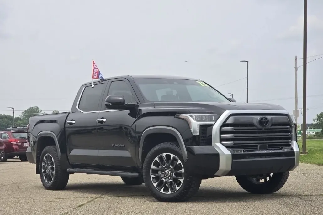 2023 Toyota Tundra Limited photo 1