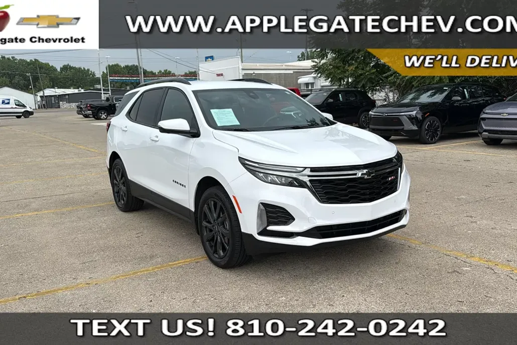 2023 Chevrolet Equinox RS photo 1
