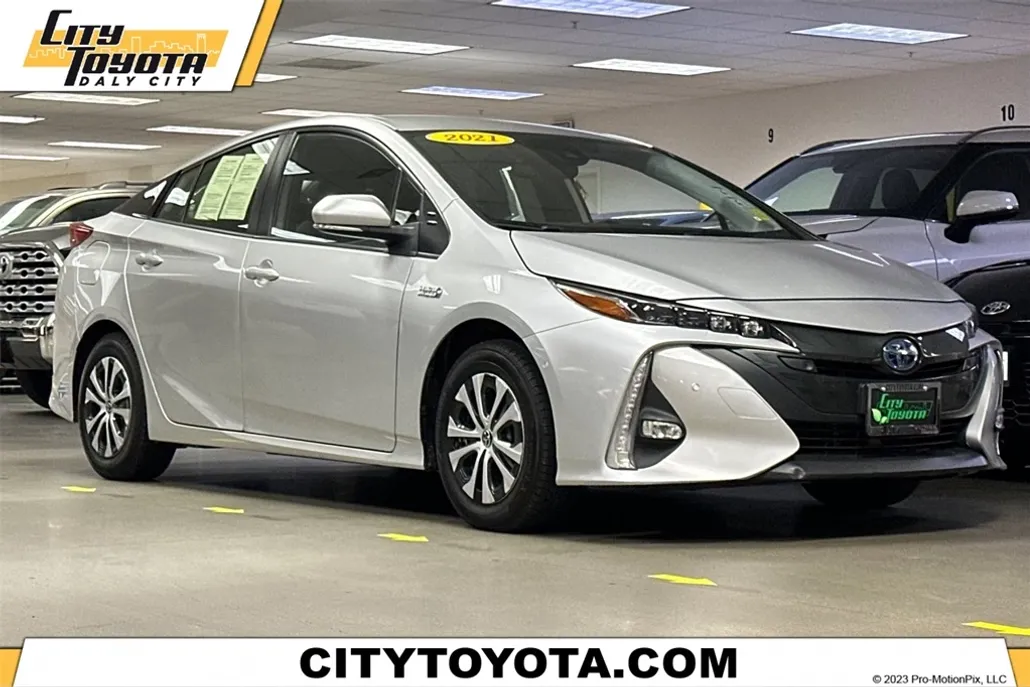 2021 Toyota Prius Prime Limited photo 1