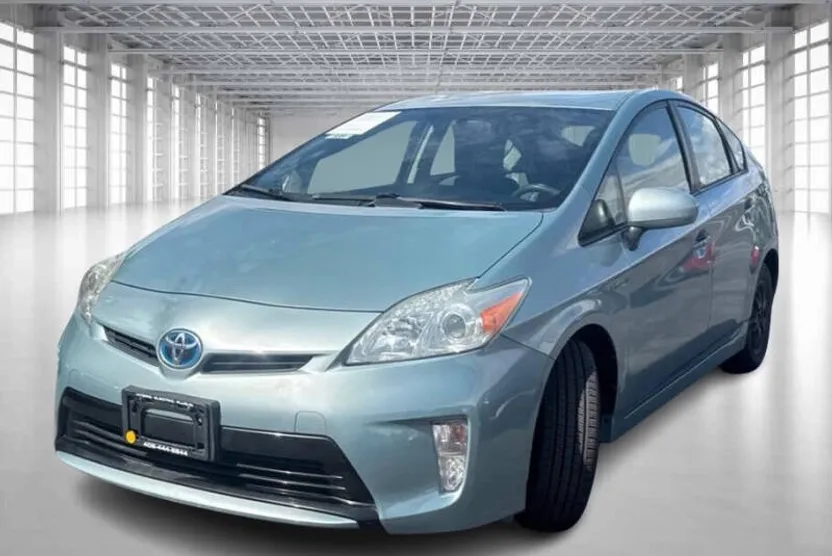 2013 Toyota Prius photo 1