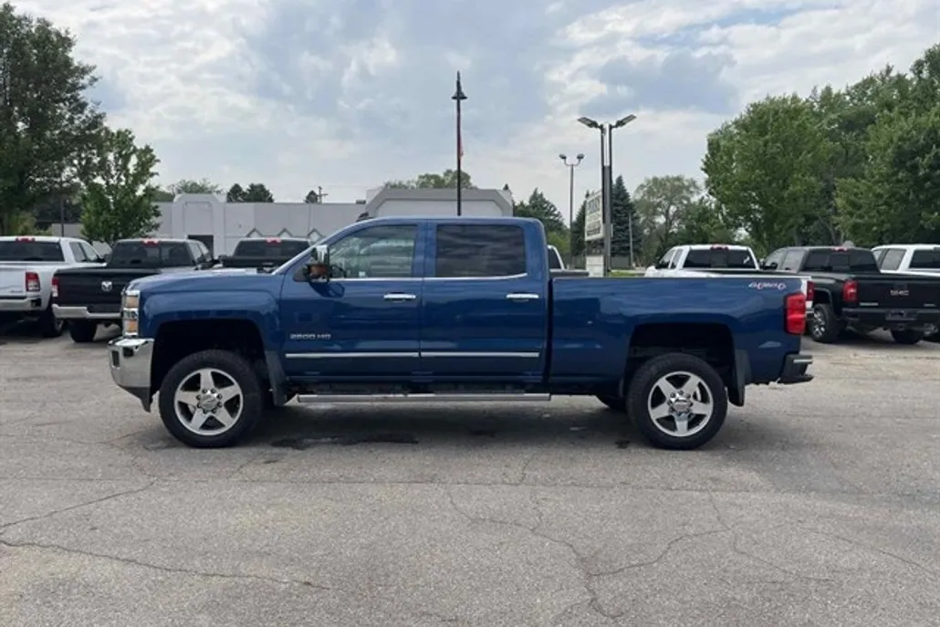 2016 Chevrolet Silverado 2500HD LTZ photo 1