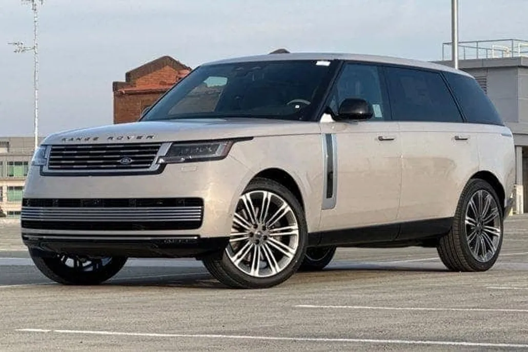 2025 Land Rover Range Rover SV photo 1