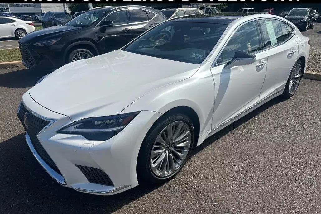 2023 Lexus LS 500 photo 1