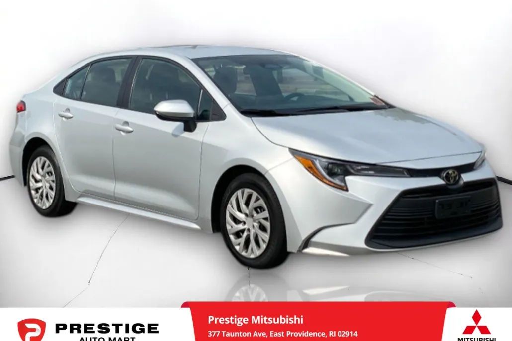 2023 Toyota Corolla LE photo 1