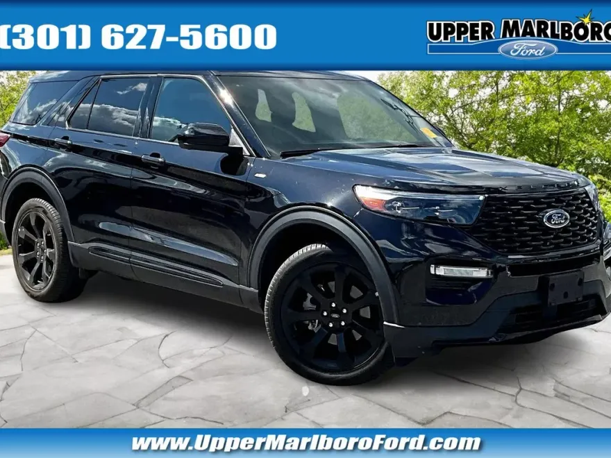 2023 Ford Explorer ST-Line photo 1