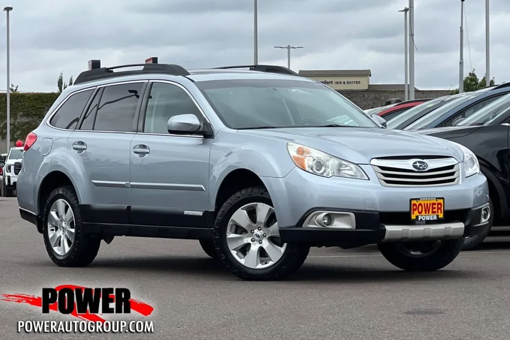2012 Subaru Outback 3.6R Limited photo 1