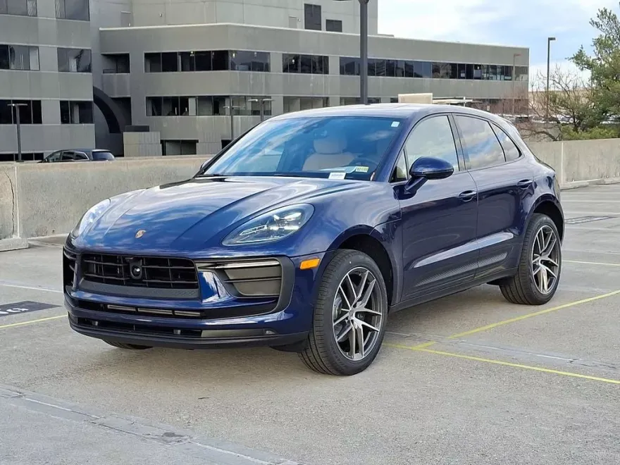 2025 Porsche Macan Base photo 1