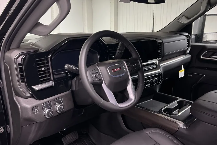 2025 Gmc Sierra HD SLT photo 1