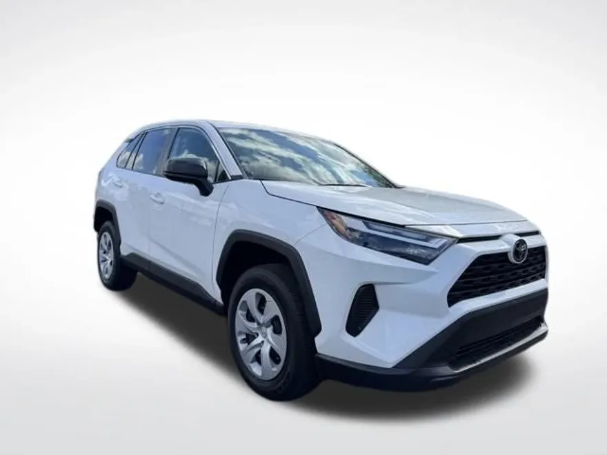 2024 Toyota RAV4 LE photo 1