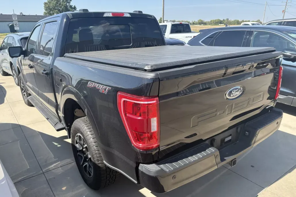 2023 Ford F-150 XLT photo 1