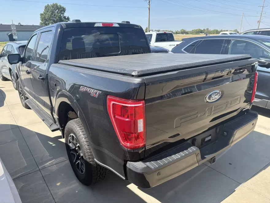 2023 Ford F-150 XLT photo 1