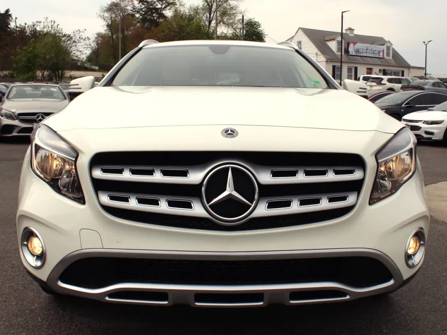 2018 Mercedes Benz GLA 250 4MATIC photo 2