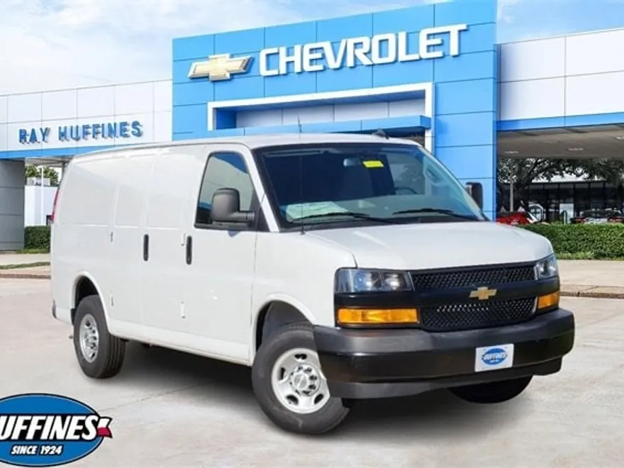 2024 Chevrolet Express Cargo 2500 photo 1