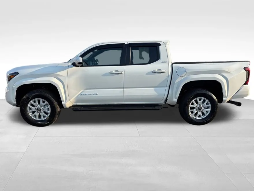 2024 Toyota Tacoma SR5 photo 1