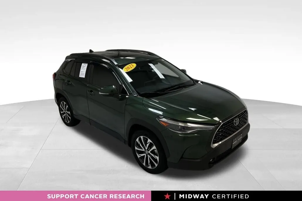 2023 Toyota Corolla Cross XLE photo 1