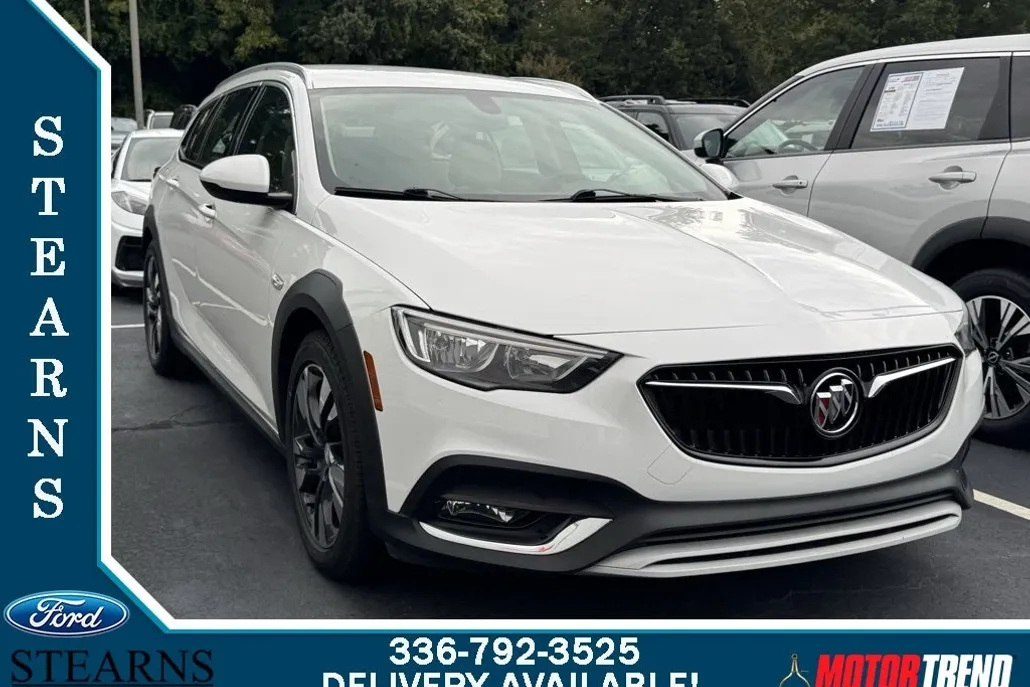 2019 Buick Regal TourX Essence photo 1