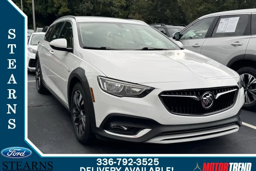 2019 Buick Regal TourX Essence photo 1