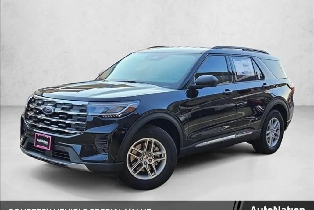 2025 Ford Explorer photo 1