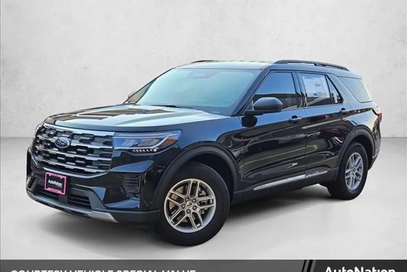 2025 Ford Explorer photo 1