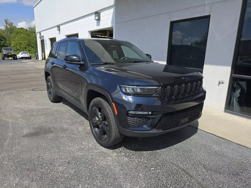 2024 Jeep Grand Cherokee Limited photo 1