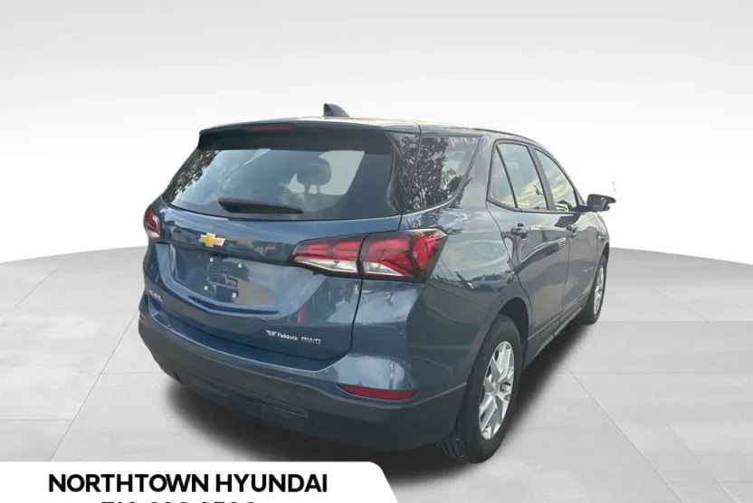 2024 Chevrolet Equinox LS photo 1