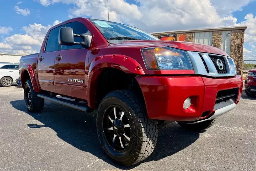 2014 Nissan Titan PRO-4X Crew Cab photo 1