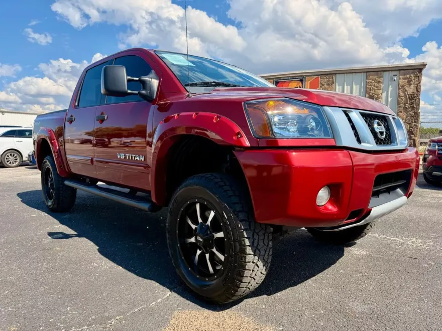 2014 Nissan Titan PRO-4X Crew Cab photo 1